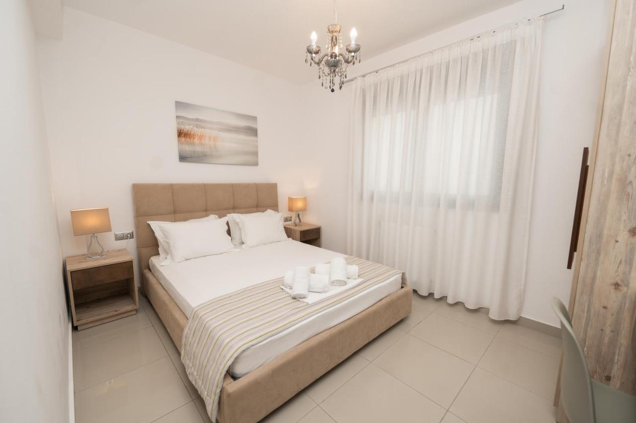 Aelia Apartments Néa Péramos Eksteriør bilde