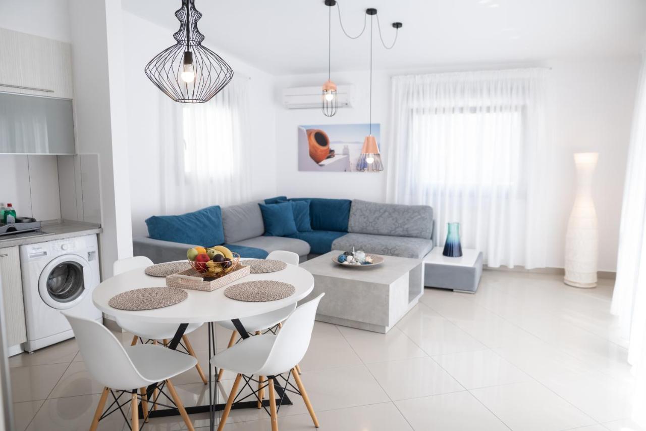 Aelia Apartments Néa Péramos Eksteriør bilde
