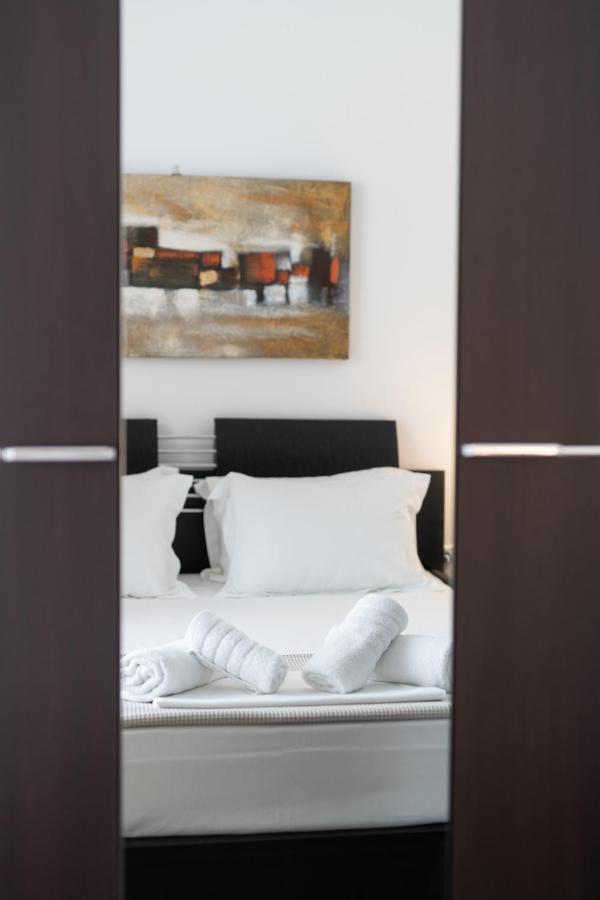 Aelia Apartments Néa Péramos Eksteriør bilde