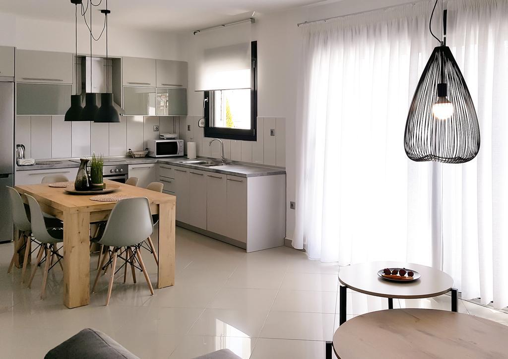 Aelia Apartments Néa Péramos Eksteriør bilde